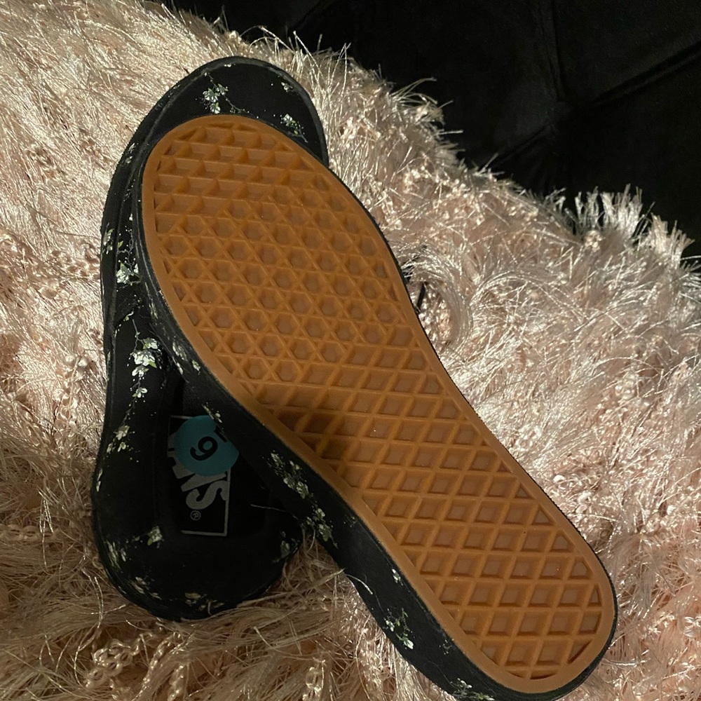 Vans Women's Black and White Floral Sneakers - Picture 9 of 10